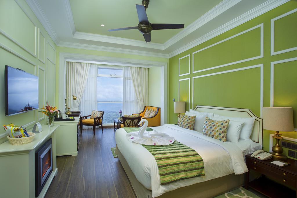 Fragrant Nature Munnar - A Five Star Classified Hotel Екстер'єр фото